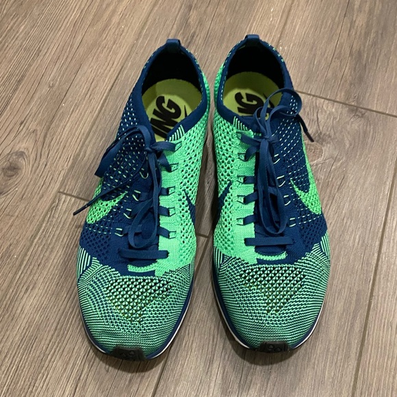 seahawk colored nikes